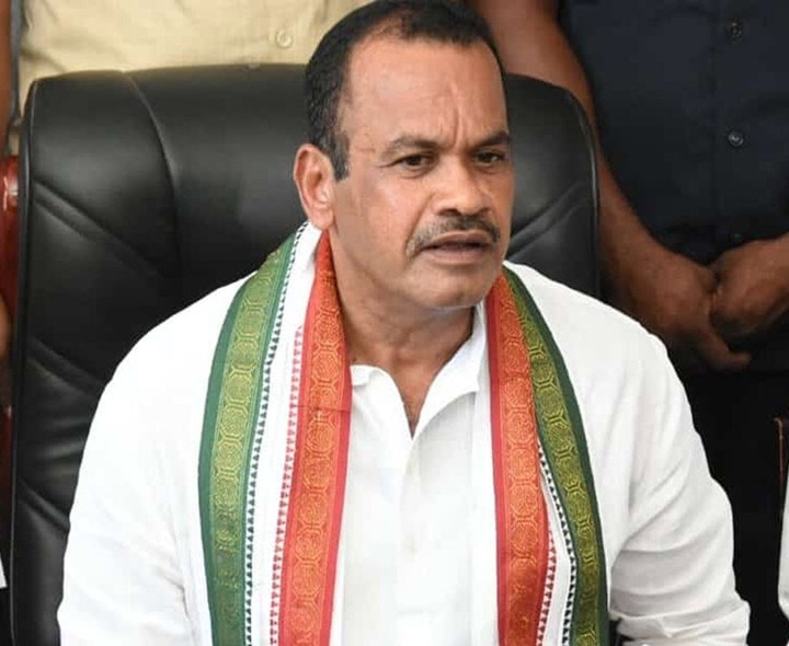 ధాన్యం కొనుగోళ్లకు లారీలు పెంచాలి: కోమటిరెడ్డి