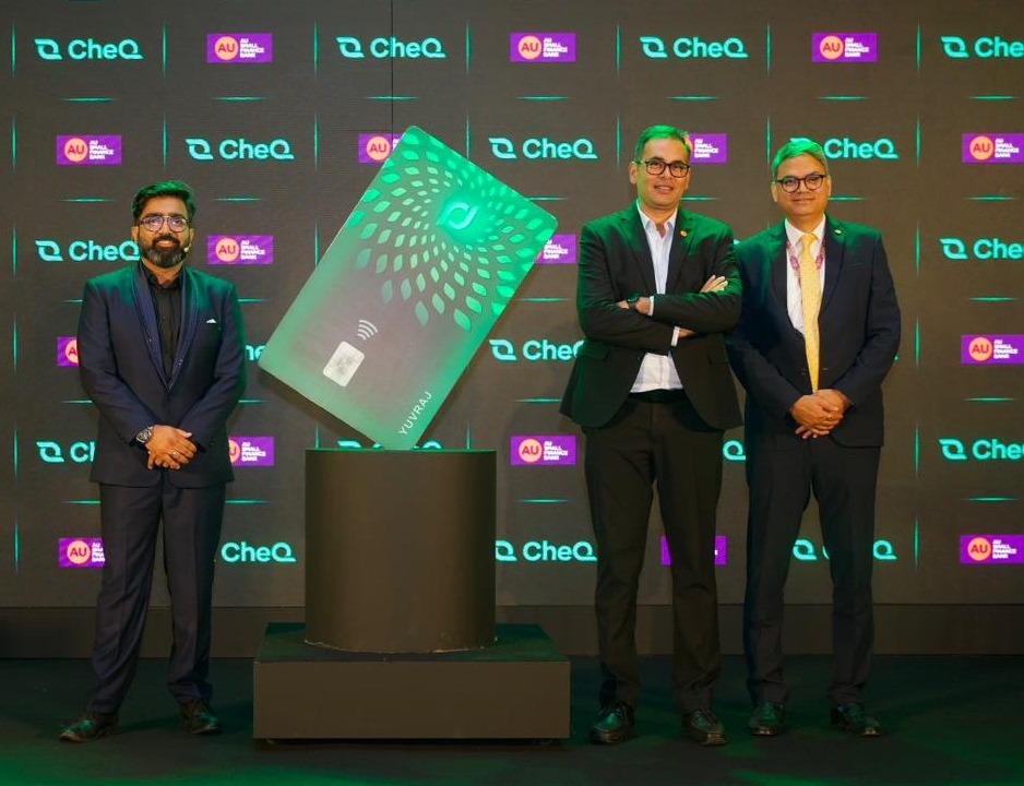 అందుబాటులోకి ఎల్‌ఈడీ క్రెడిట్ కార్డు