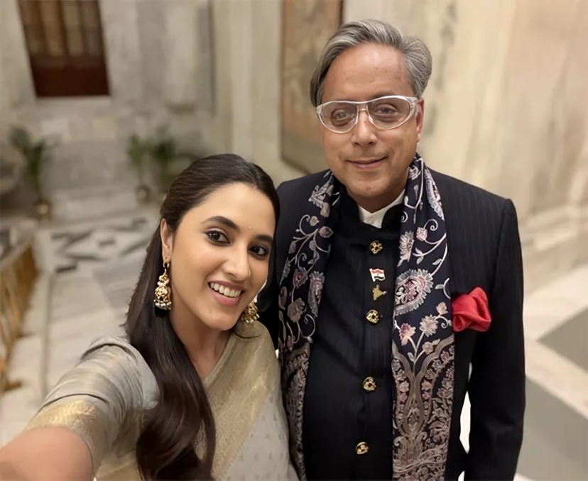 PHOTO: ఎంపీ శశిథరూర్‌తో ప్రియాంక మోహన్‌