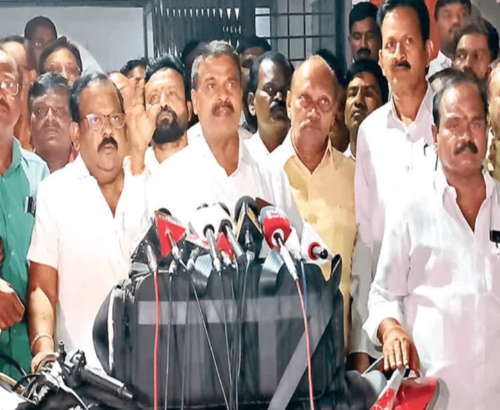 ఇప్పటికైనా జోక్యం చేసుకోవాలి: RTC జేఏసీ