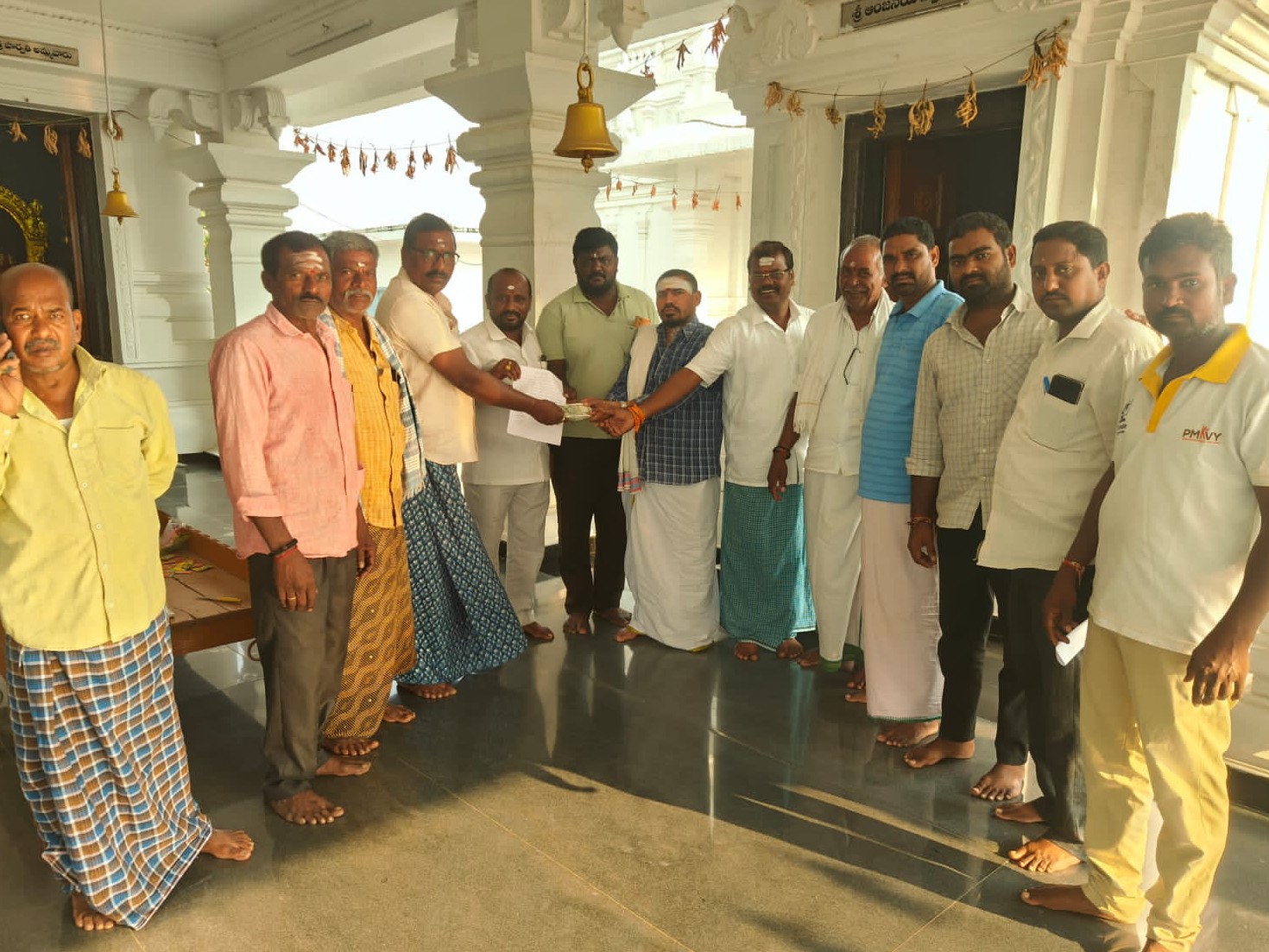 మాన్యం భూమి సాగు హక్కుకు వేలం పాట