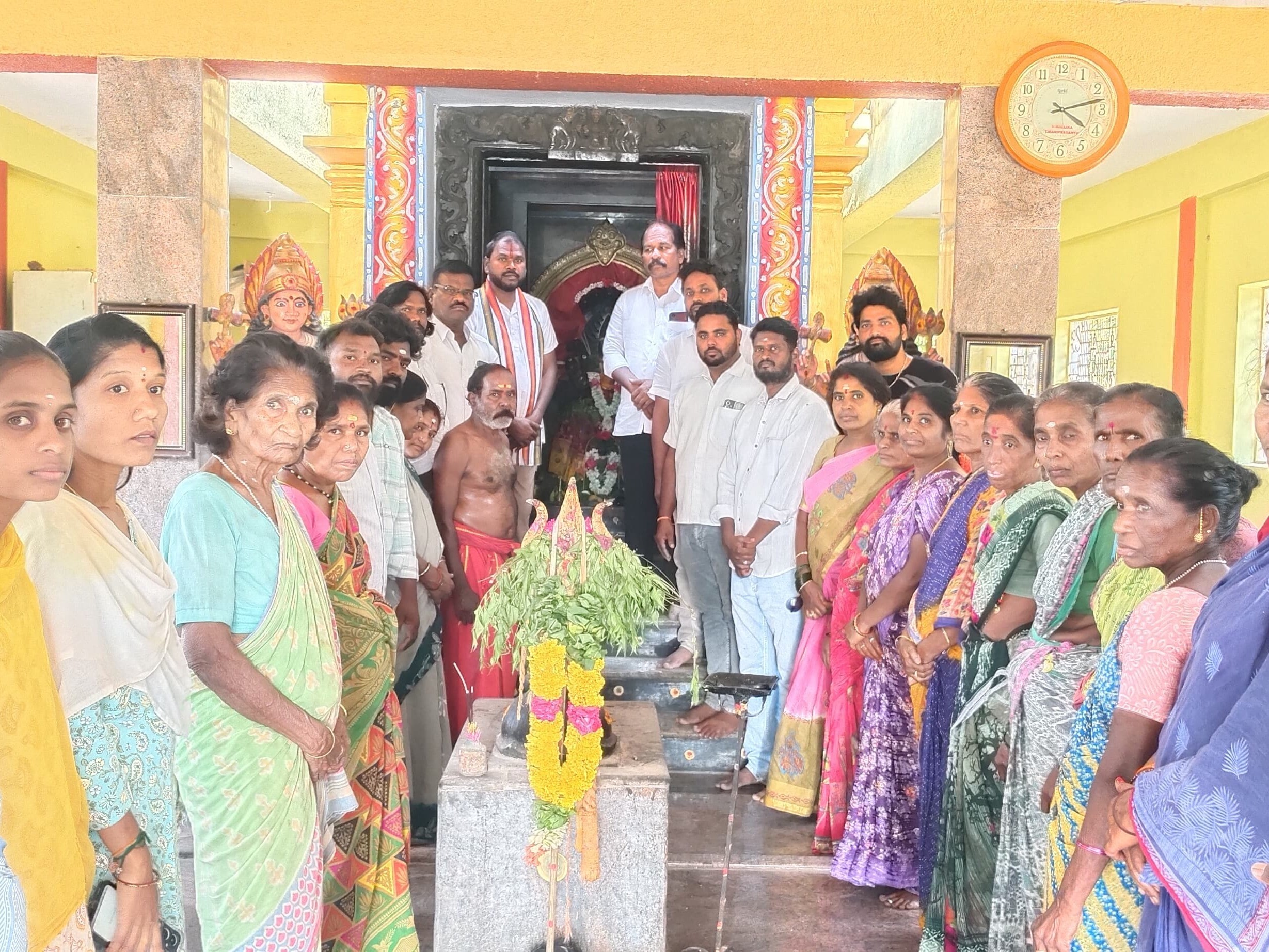 పవన్ కళ్యాణ్ ఆరోగ్యం కోసం ప్రత్యేక పూజలు