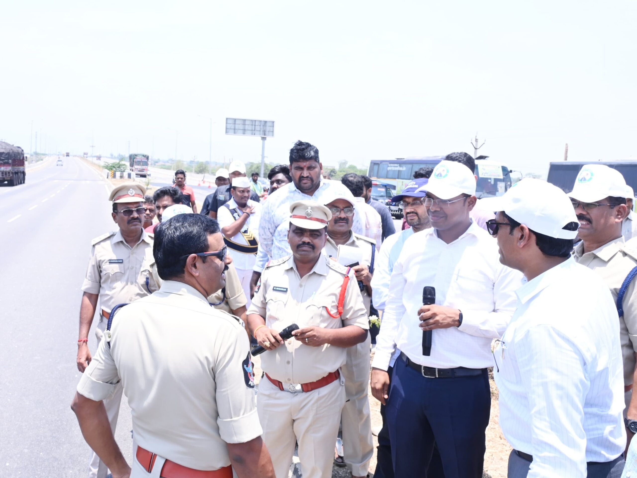 శ్రీకాళహస్తిలో బ్లాక్ స్పాట్ పరిశీలన