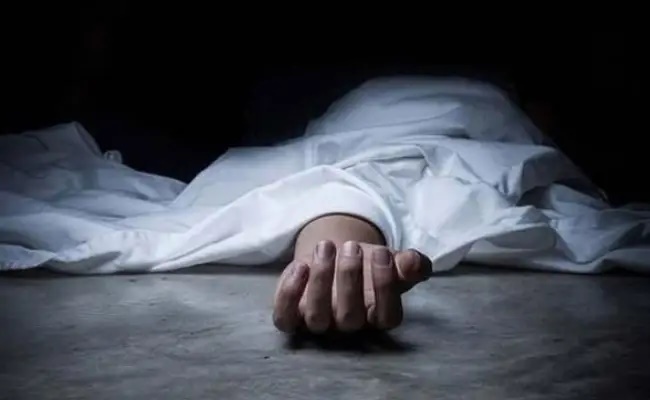 ఆస్పత్రి బాత్‌రూమ్‌లో వివాహిత ఆత్మహత్య