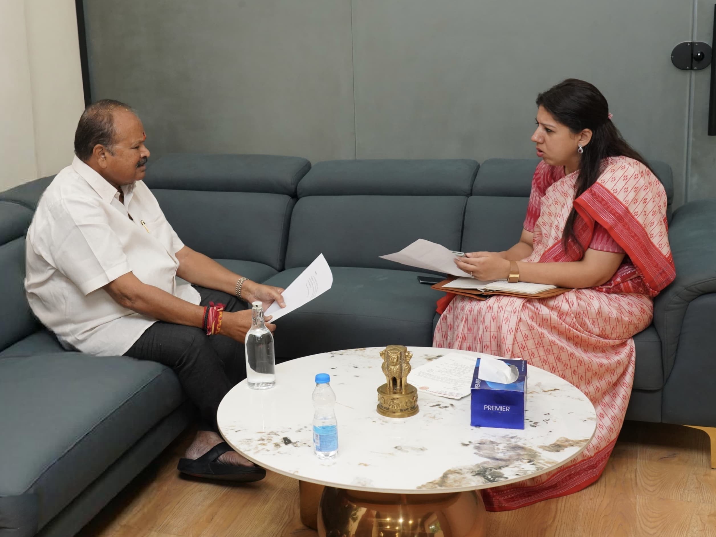 కలెక్టర్‌ను కలిసిన ఎమ్మెల్యే కన్నా