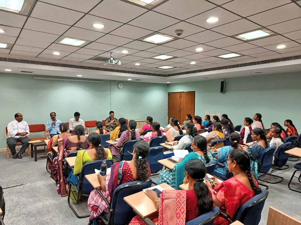 30 మంది స్వయం సహాయక సంఘ మహిళలకు ప్రత్యేక శిక్షణ