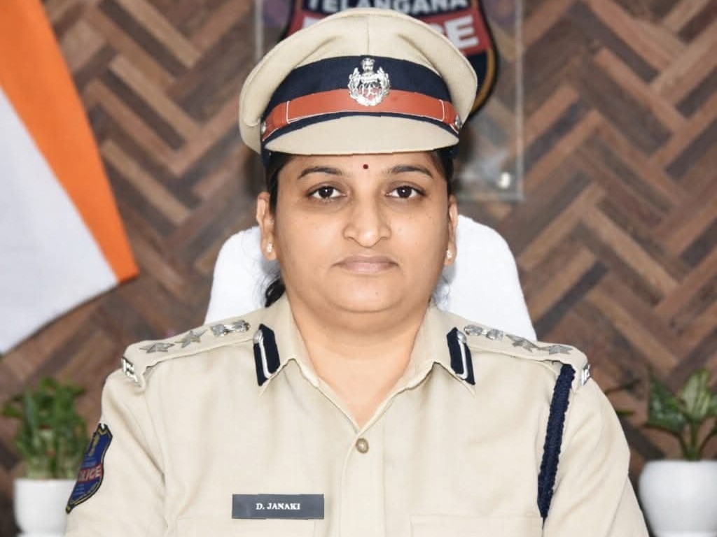 మైనర్లకు వాహనాలు ఇవ్వద్దు: ఎస్పీ