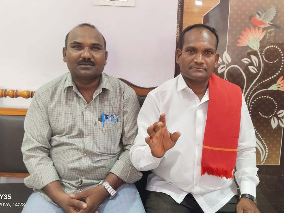 ‘ప్రభుత్వ కార్యాలయాలకు వచ్చే ప్రజలకు త్రాగునీరు కరువు’