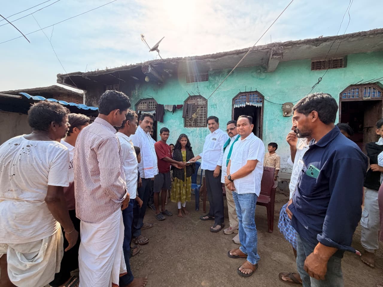 ‘బాధిత కుటుంబానికి అండగా ఉంటాం’