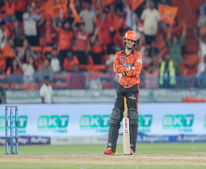 కోహ్లీ రికార్డు సమం చేసిన అభిషేక్ శర్మ