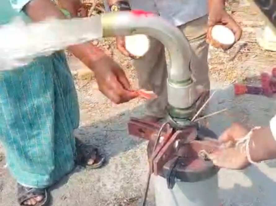 వరంగల్ ఎంపీ నిధుల నుంచి బోరు మంజూరు