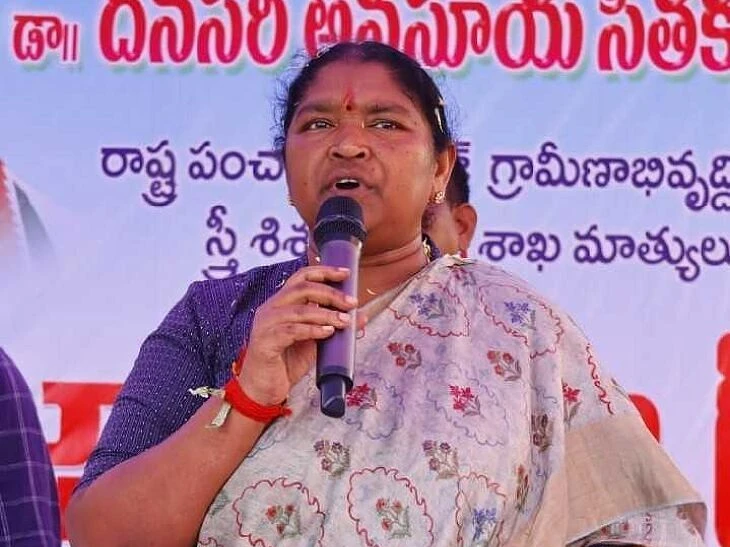 మేఘాలయ పర్యటనకు మంత్రి సీతక్క