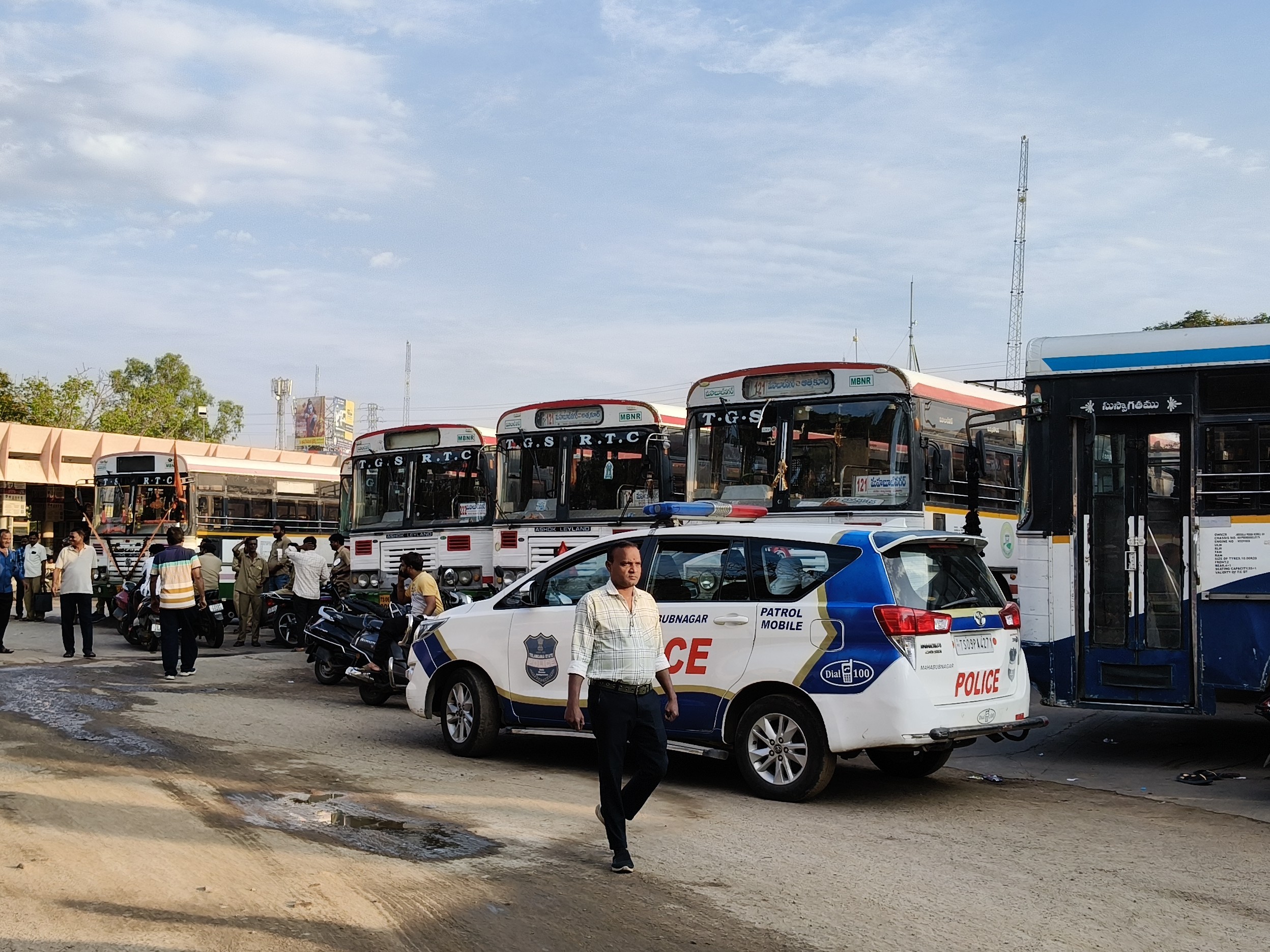 జిల్లా వ్యాప్తంగా ప్రారంభమైన ఆర్టీసీ సమ్మె