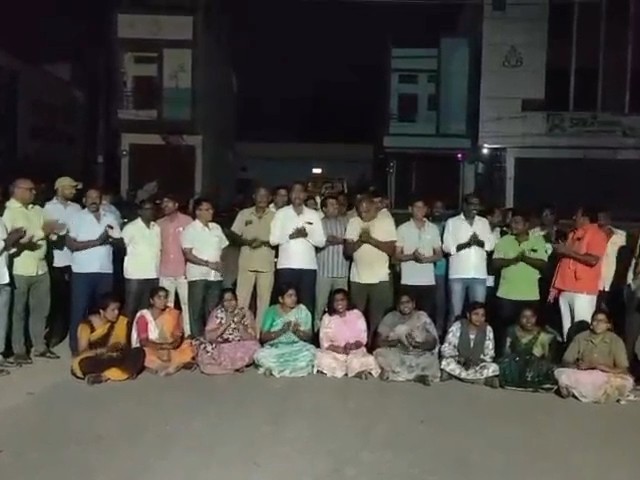 హుస్నాబాద్ డిపో ఆర్టీసీ కార్మికుల ఆందోళన