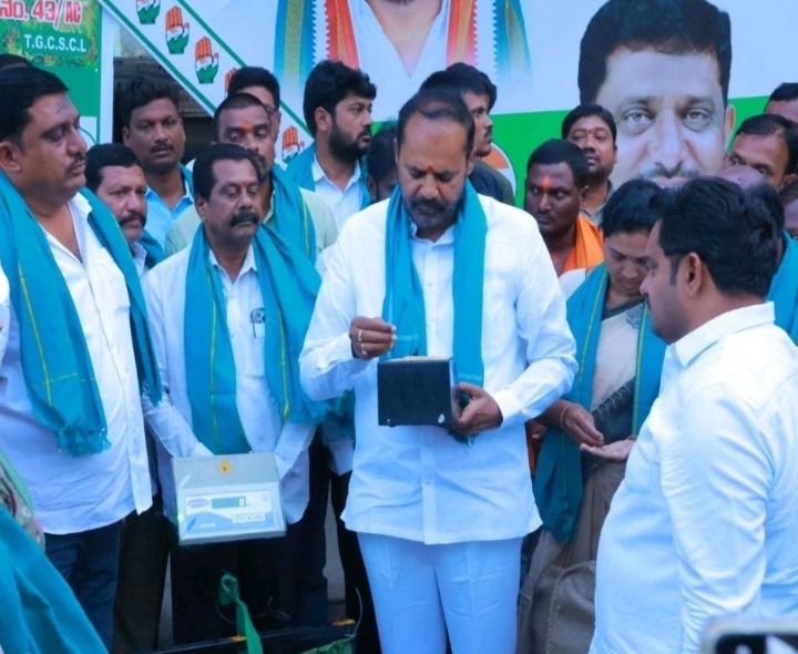 మొక్కజొన్న రైతులు అధైర్య పడవద్దు: ఎమ్మెల్యే