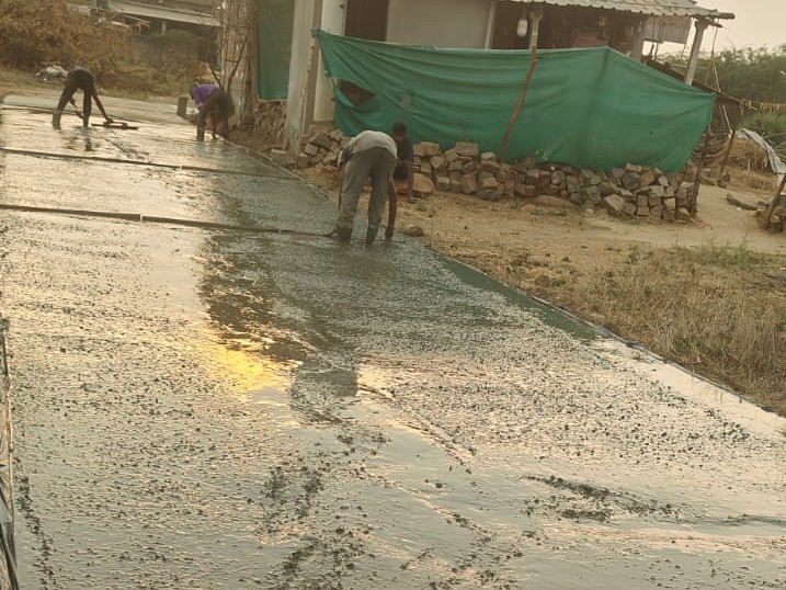 సీసీ రోడ్డు పనులు చేపట్టకుండానే ఎంబీ రికార్డులు