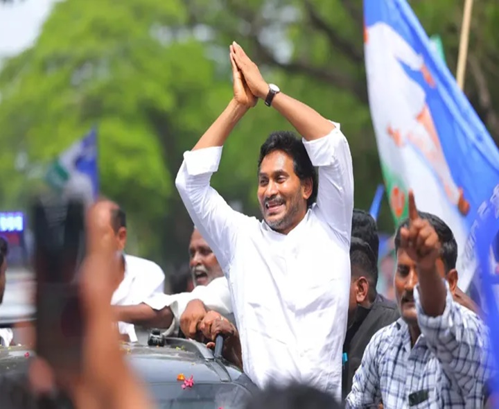 పులివెందులలో రెండో రోజు జగన్ పర్యటన