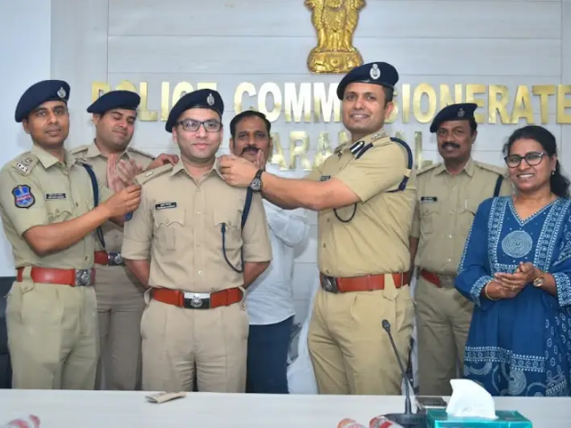 పదోన్నతి పొందిన ASPలను సన్మానించిన సీపీ