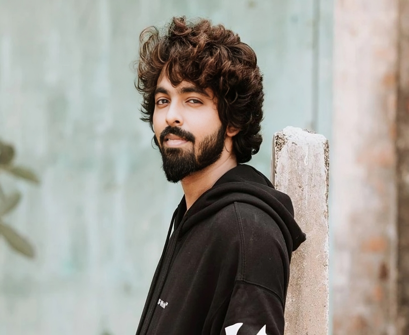 జీవి ప్రకాష్ హీరోగా ‘జో’ డైరెక్టర్ మూవీ..!