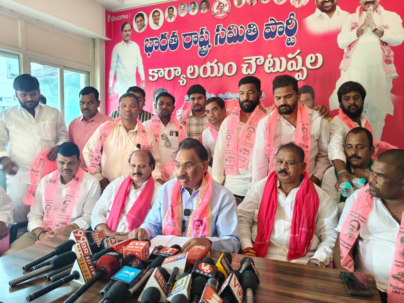 రాజగోపాల్ రెడ్డిపై నిప్పులు చేరిగిన కూసుకుంట్ల