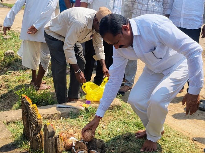 నూతన డ్రైనేజ్ నిర్మాణాన్ని ప్రారంభించిన DCC ఉపాధ్యక్షులు