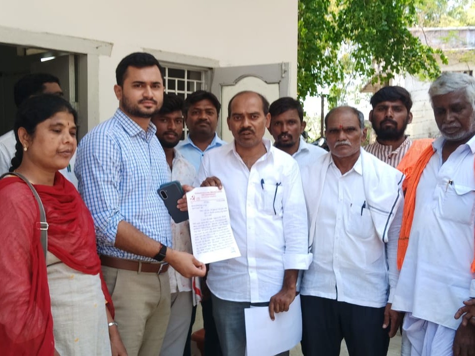 ఇందిరమ్మ ఇళ్లను మంజూరు చేయాలని వినతి