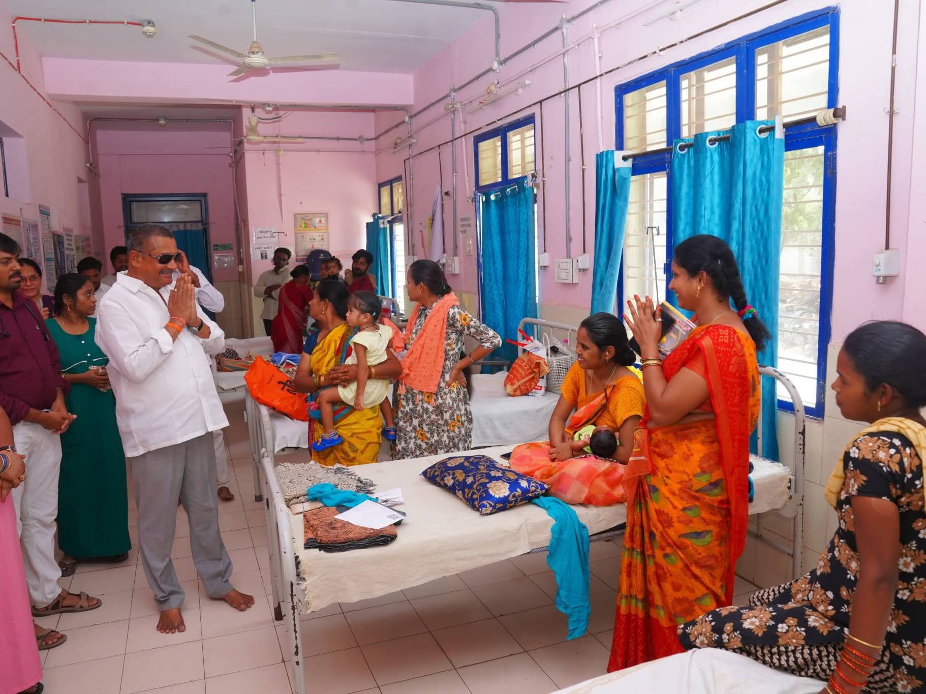 ప్రభుత్వ ఆసుపత్రిని సందర్శించిన ఎమ్మెల్యే