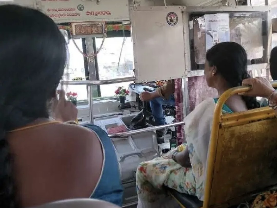 ఎల్కతుర్తిలో ఉచిత బస్సు ప్రయాణం