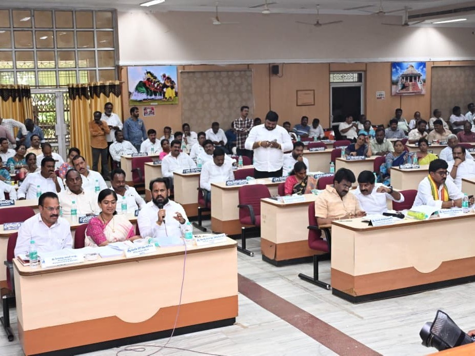 ఎచ్చెర్ల అభివృద్ధిపై చర్చ