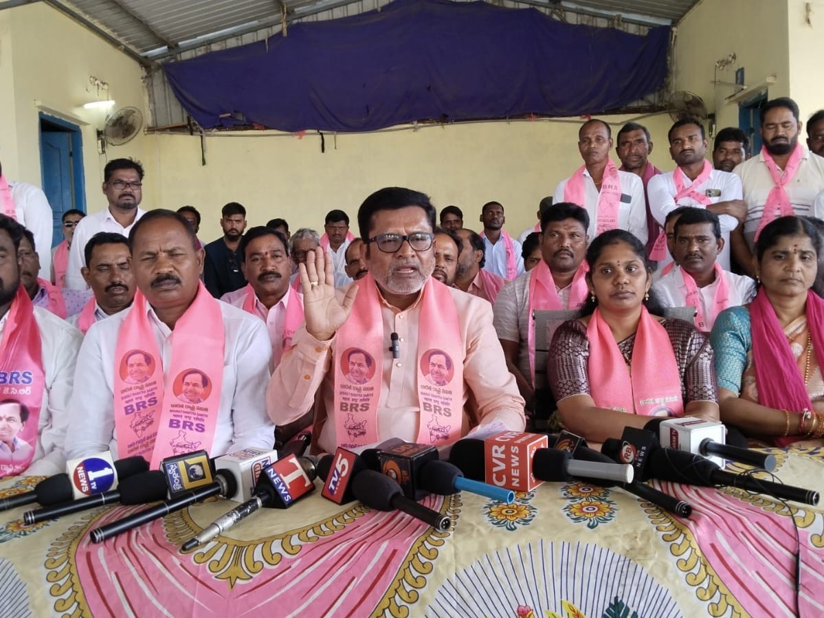 దేశంలోనే అగ్రగామిగా నిలిపారు: పుట్ట మధు