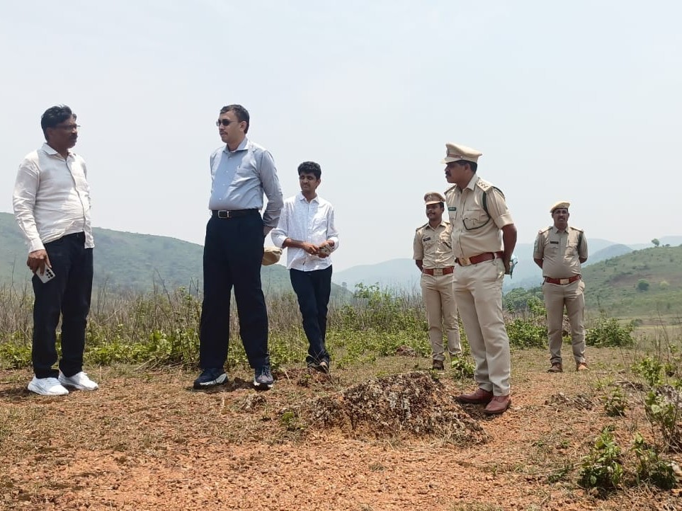 అరకు పైనరిని సందర్శించిన రాష్ట్ర అధికారి