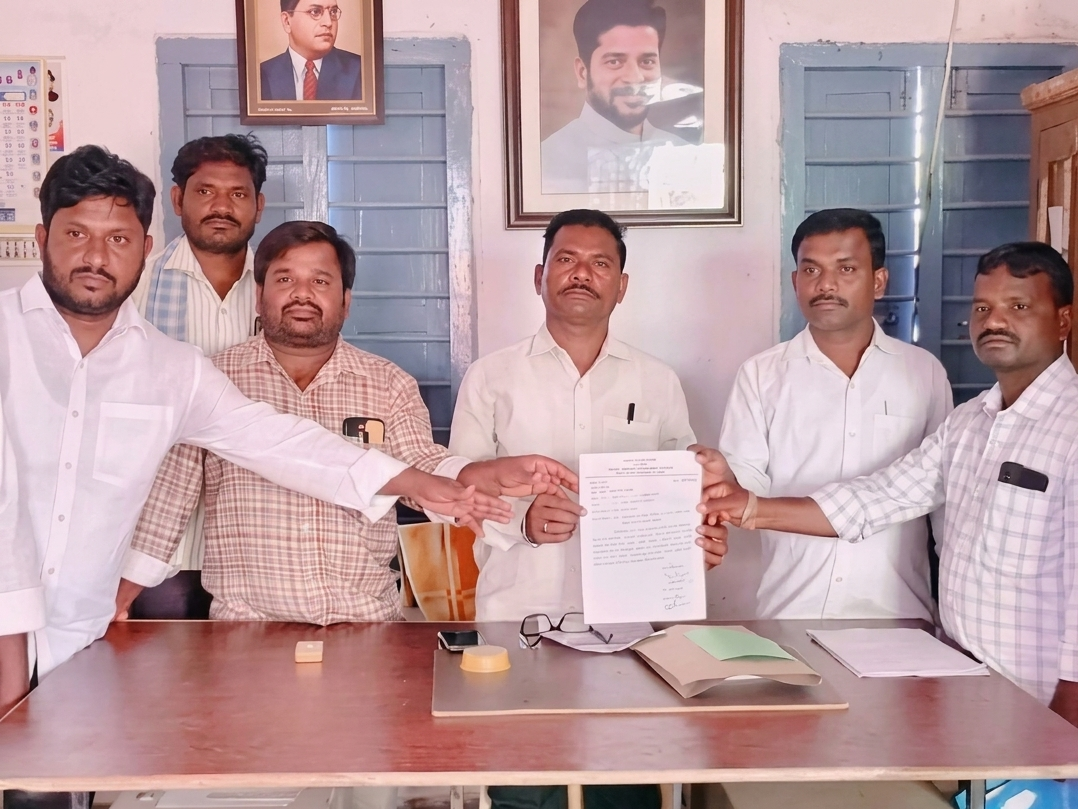 ఇళ్లు మంజూరు చేయాలని వినతి