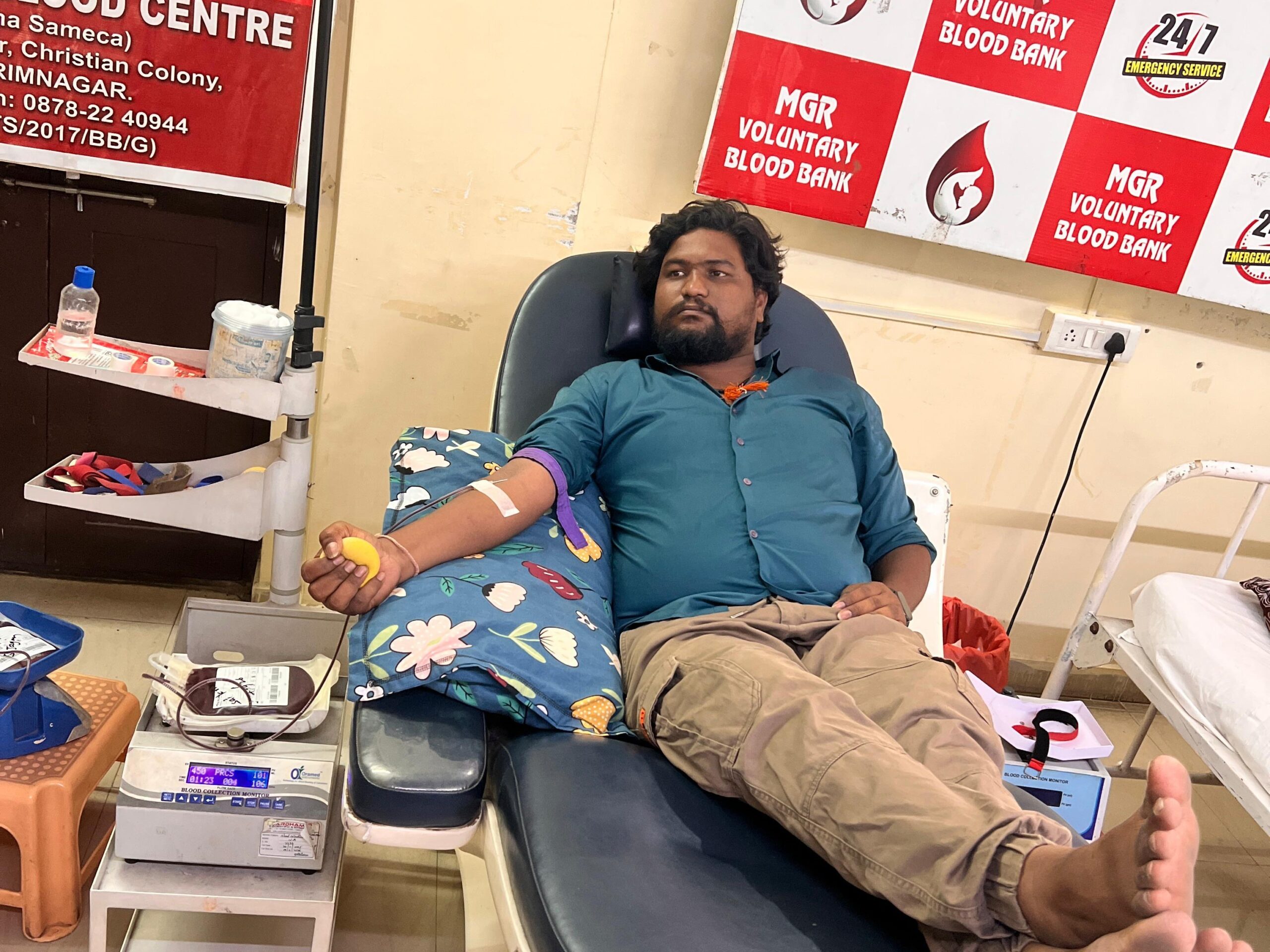 13వ సారి రక్తదానం చేసిన యువకుడు