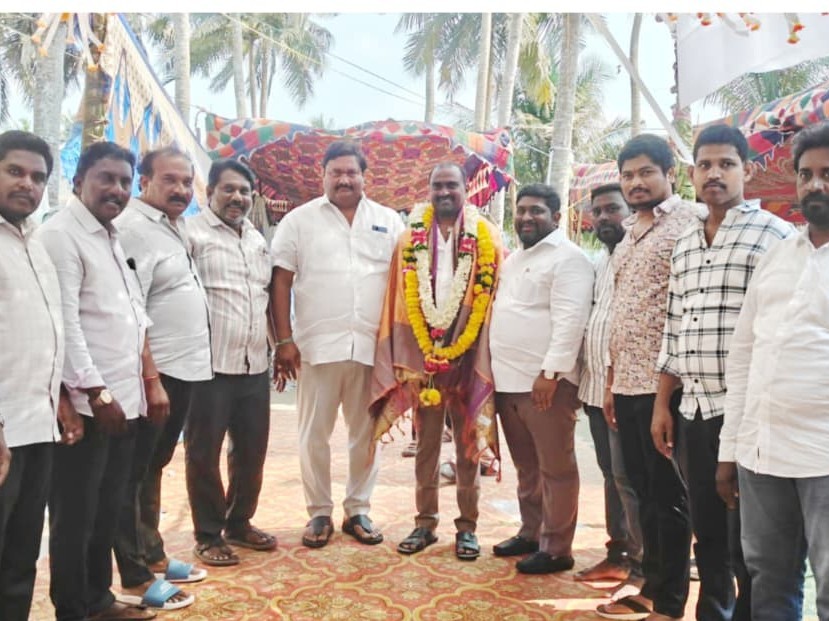 వైసీపీ ఎస్సీ సెల్ ఉపాధ్యక్షుడికి ఘన సత్కారం