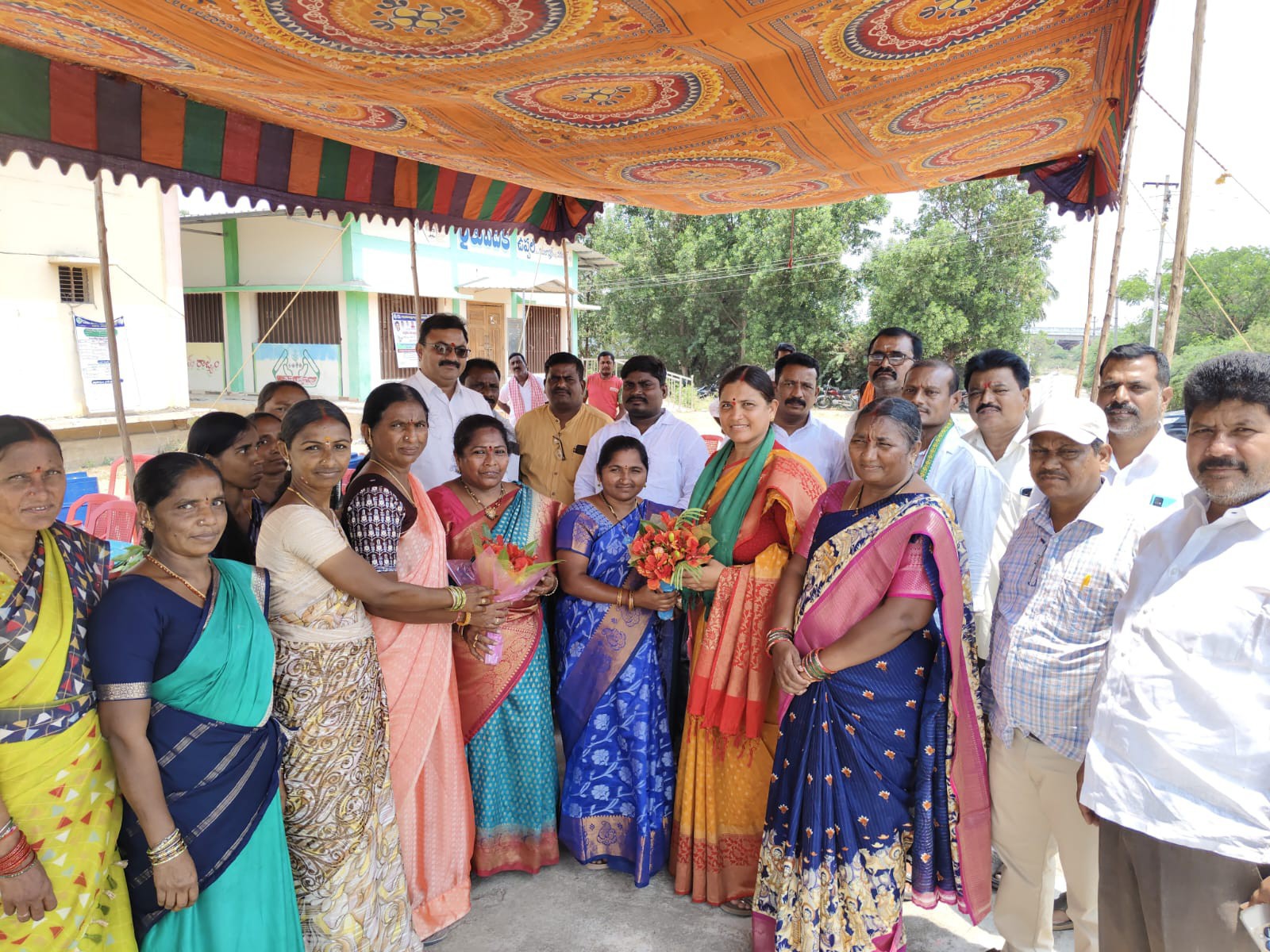 “రైతులకు ఎలాంటి ఇబ్బంది కలగకుండా కొనుగోలు చేయాలి”