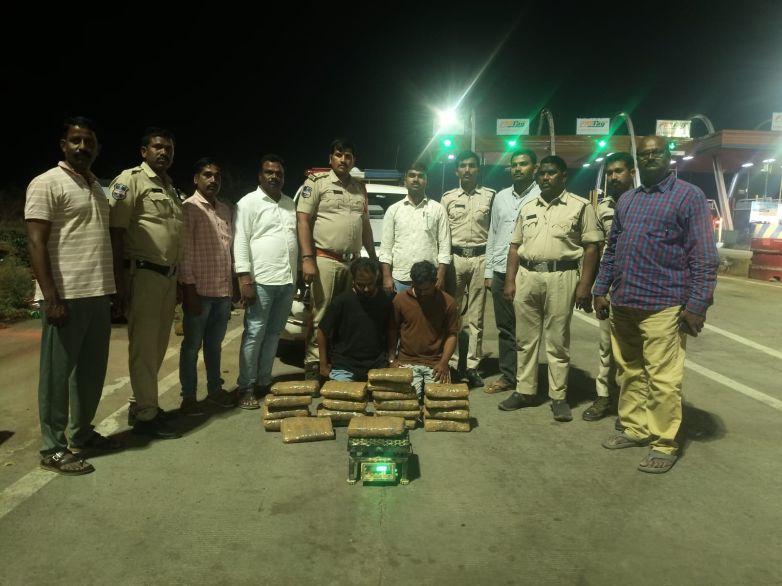 భారీగా గంజాయి స్వాధీనం.. ఇద్దరు అరెస్ట్