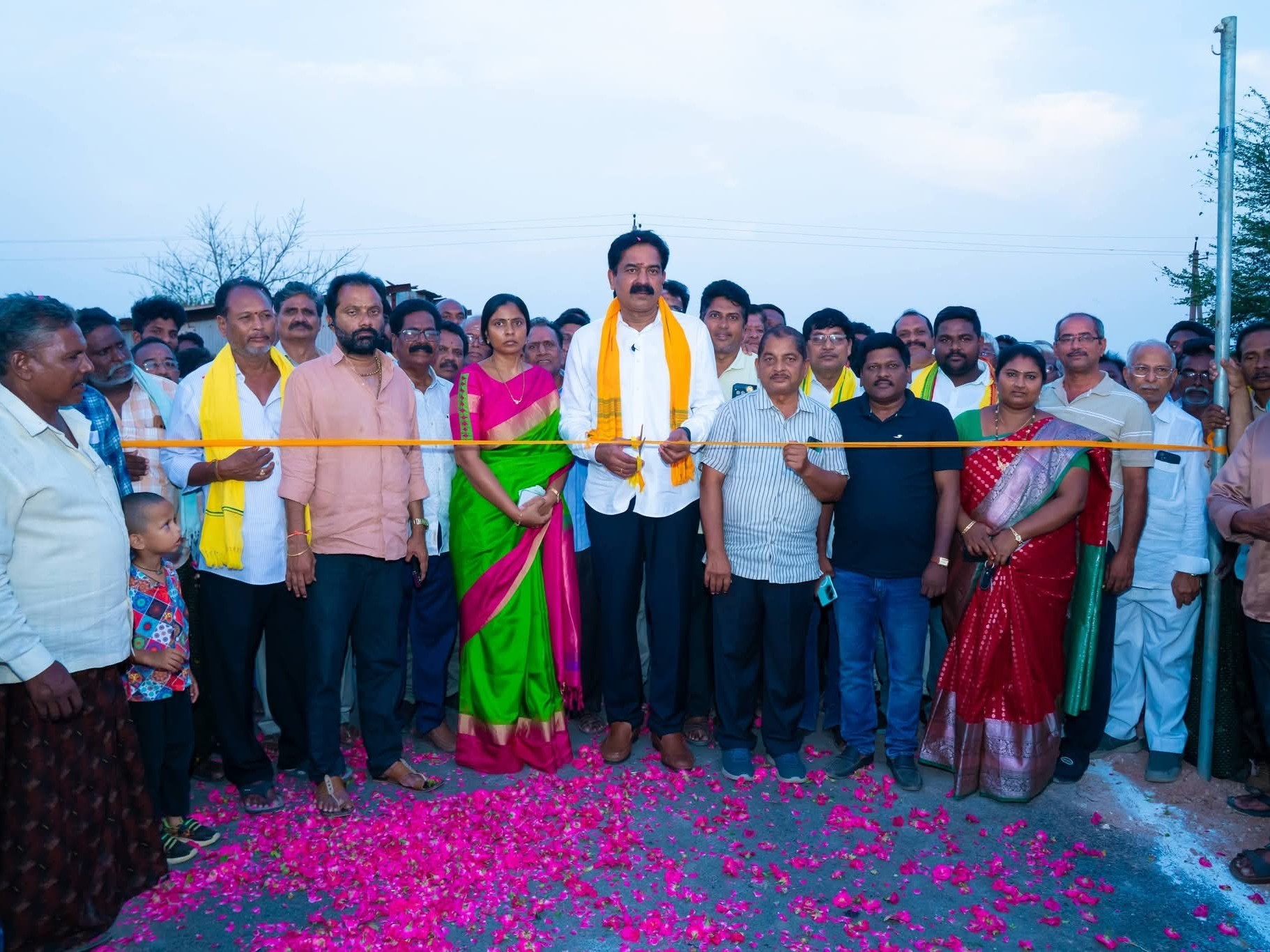 కంకిపాడులో కనెక్టివిటీ రోడ్డు ప్రారంభం