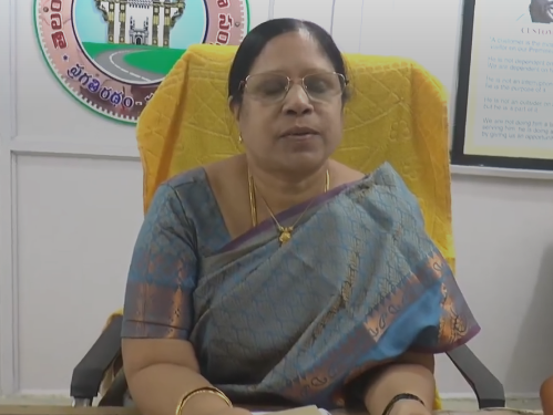 ‘బస్సులను నడిపిస్తున్నాం.. ప్రయాణికులు అధైర్య పడద్దు’