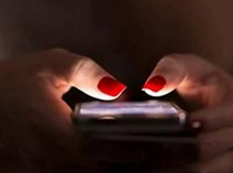 హనీట్రాప్‌ వ్యవహారం.. వీఆర్‌కు ఇద్దరు సీఐలు