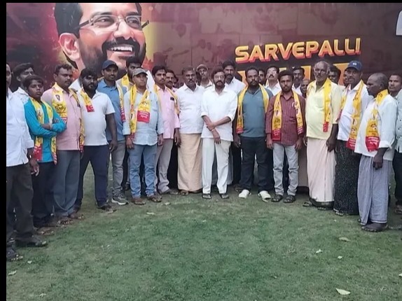 వైసీపీకి షాక్.. టీడీపీలోకి 16 మంది చేరికలు