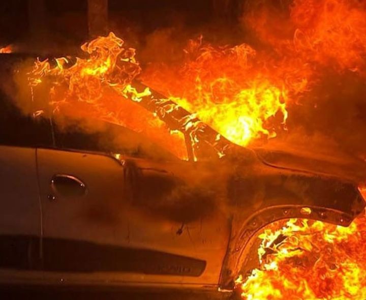 ఘోర రోడ్డు ప్రమాదం.. 11 మంది సజీవదహనం