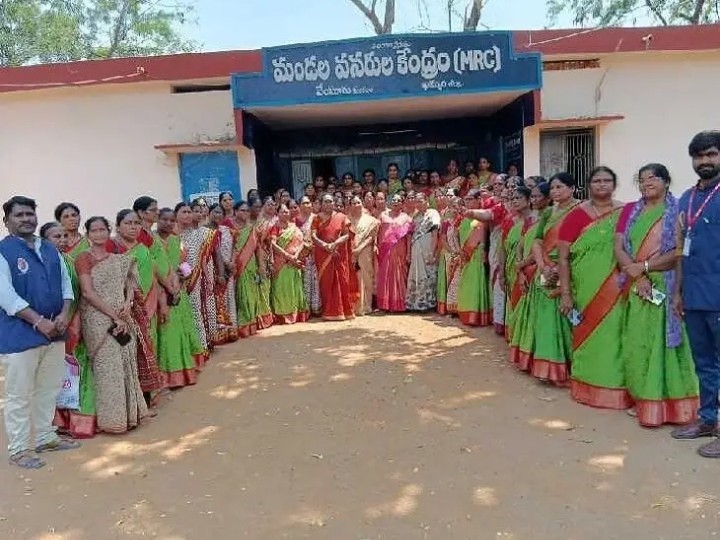 సైబర్ నేరాల పట్ల అప్రమత్తంగా ఉండాలి: సీడీపీవో