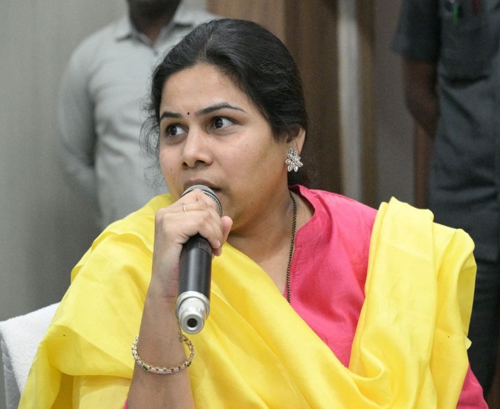 ధోబీ ఘాట్ నిర్మాణానికి రెండెకరాల విరాళం: MLA