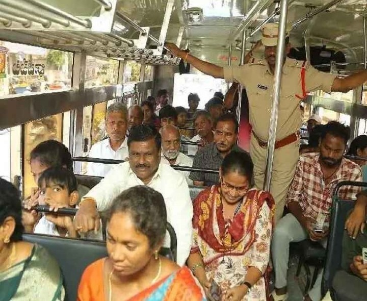 ఆర్టీసీ బస్సులో ప్రయాణించిన జోనల్ ఛైర్మన్