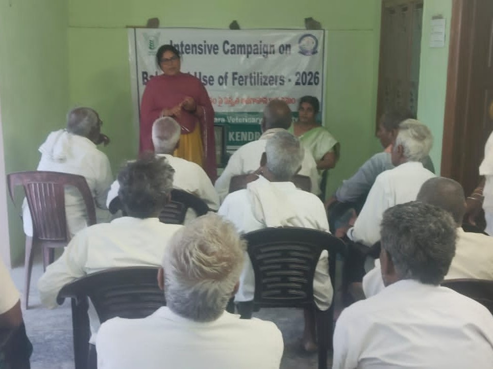 పమిడిపాడులో ఎరువుల వినియోగంపై అవగాహన