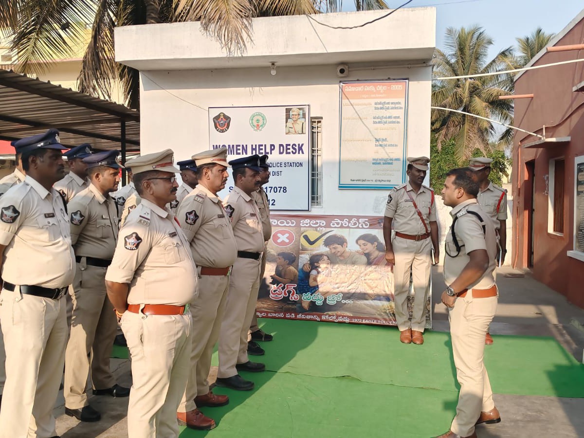 కియా పోలీస్ స్టేషన్‌ను తనిఖీ చేసిన ఎస్పీ