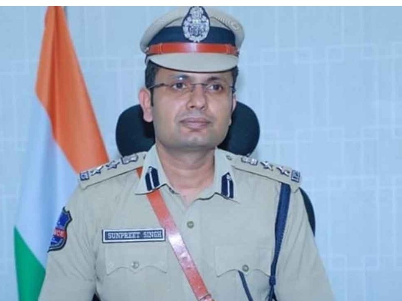 జిల్లాలో ఇద్దరు ఎస్సైలు సస్పెండ్