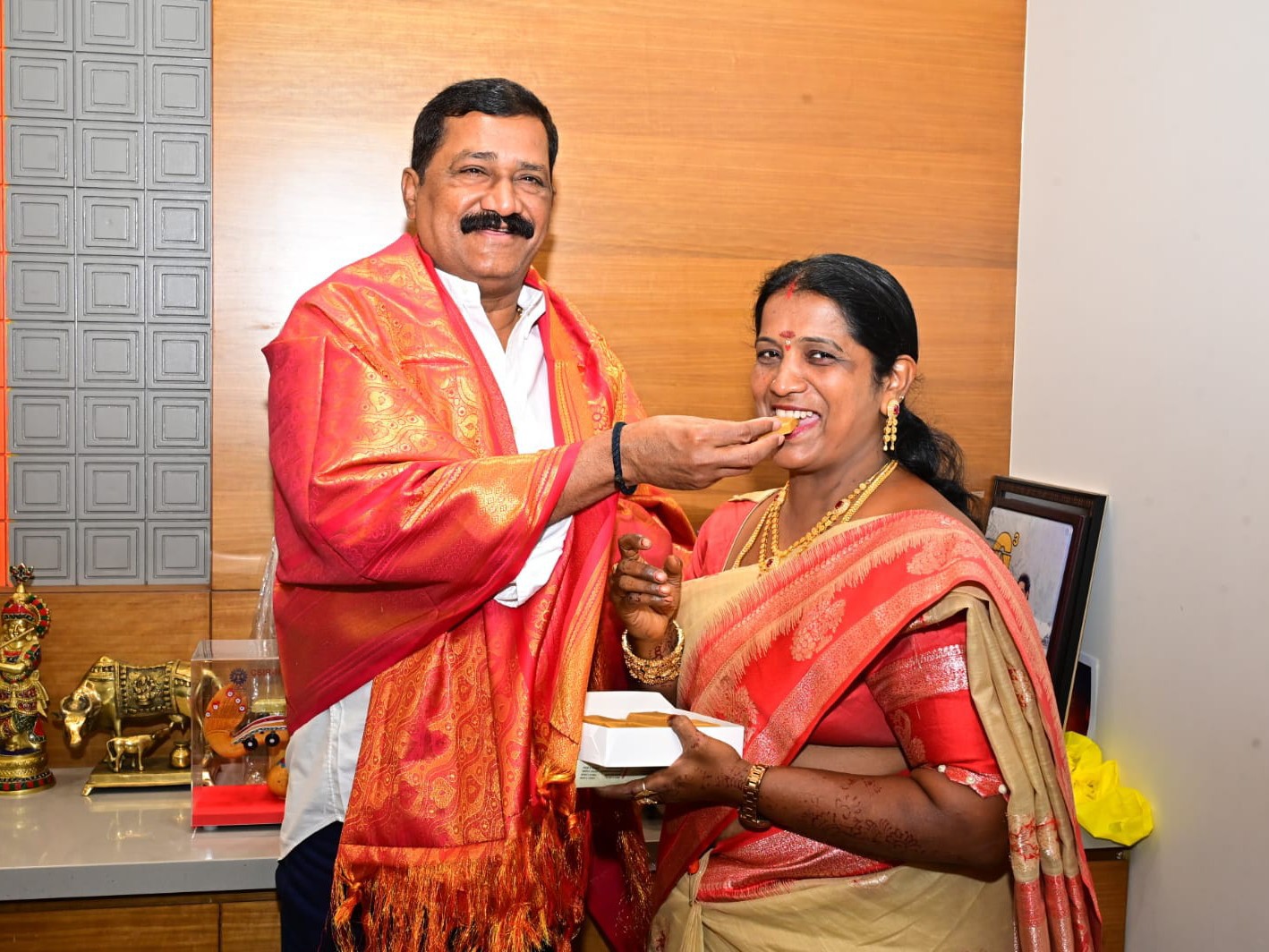 ఎమ్మెల్యేను కలిసిన టీడీపీ నూతన రాష్ట్ర కార్యదర్శి