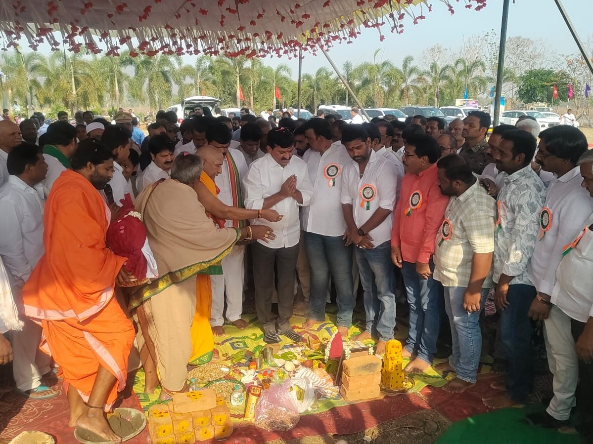 రెడ్డి కళ్యాణ మండపానికి భూమి పూజ