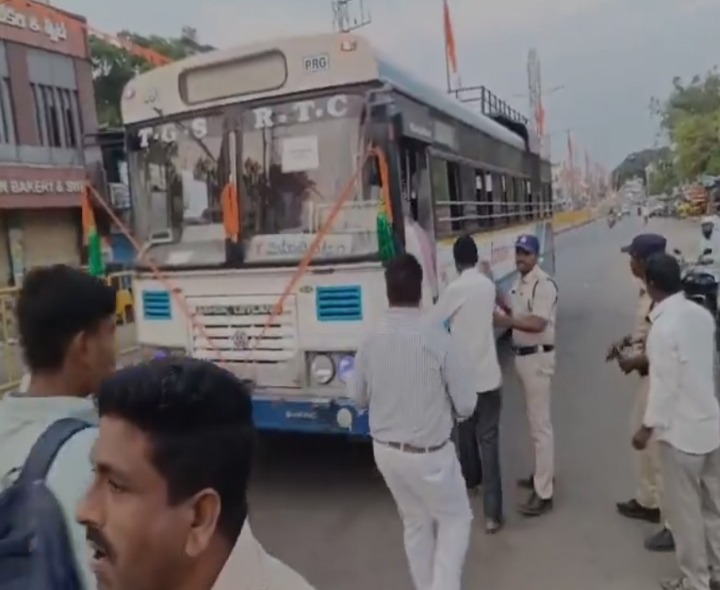 RTC సమ్మె.. బస్సుకో కానిస్టేబుల్ బందోబస్తు